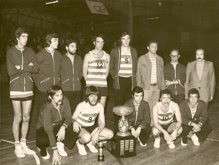 Basquetebol-Sporting-1974-75-Taça-Portugal.jpg